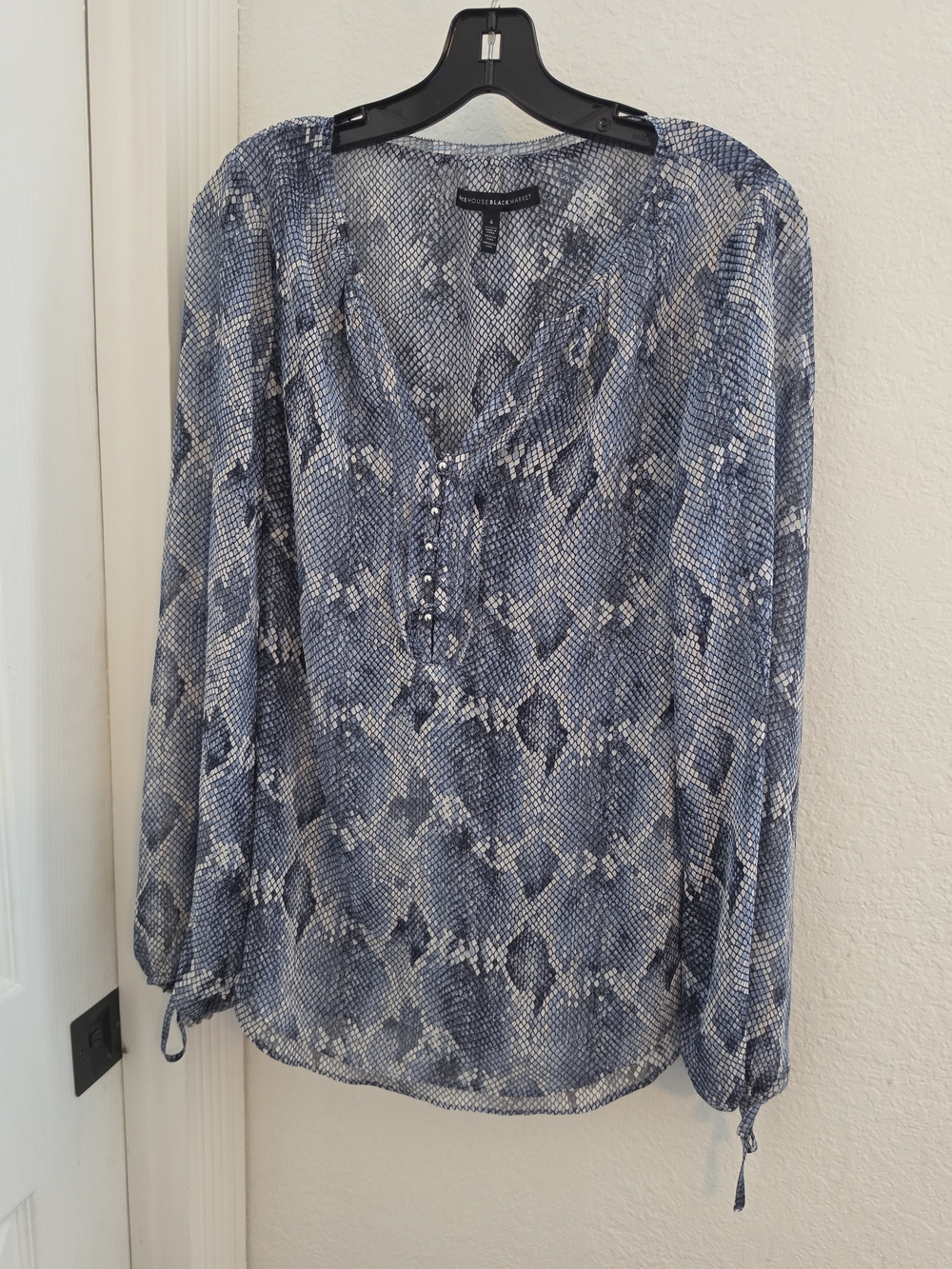 White House Black Market Blue Snake-Print Long-Sleeve Blouse